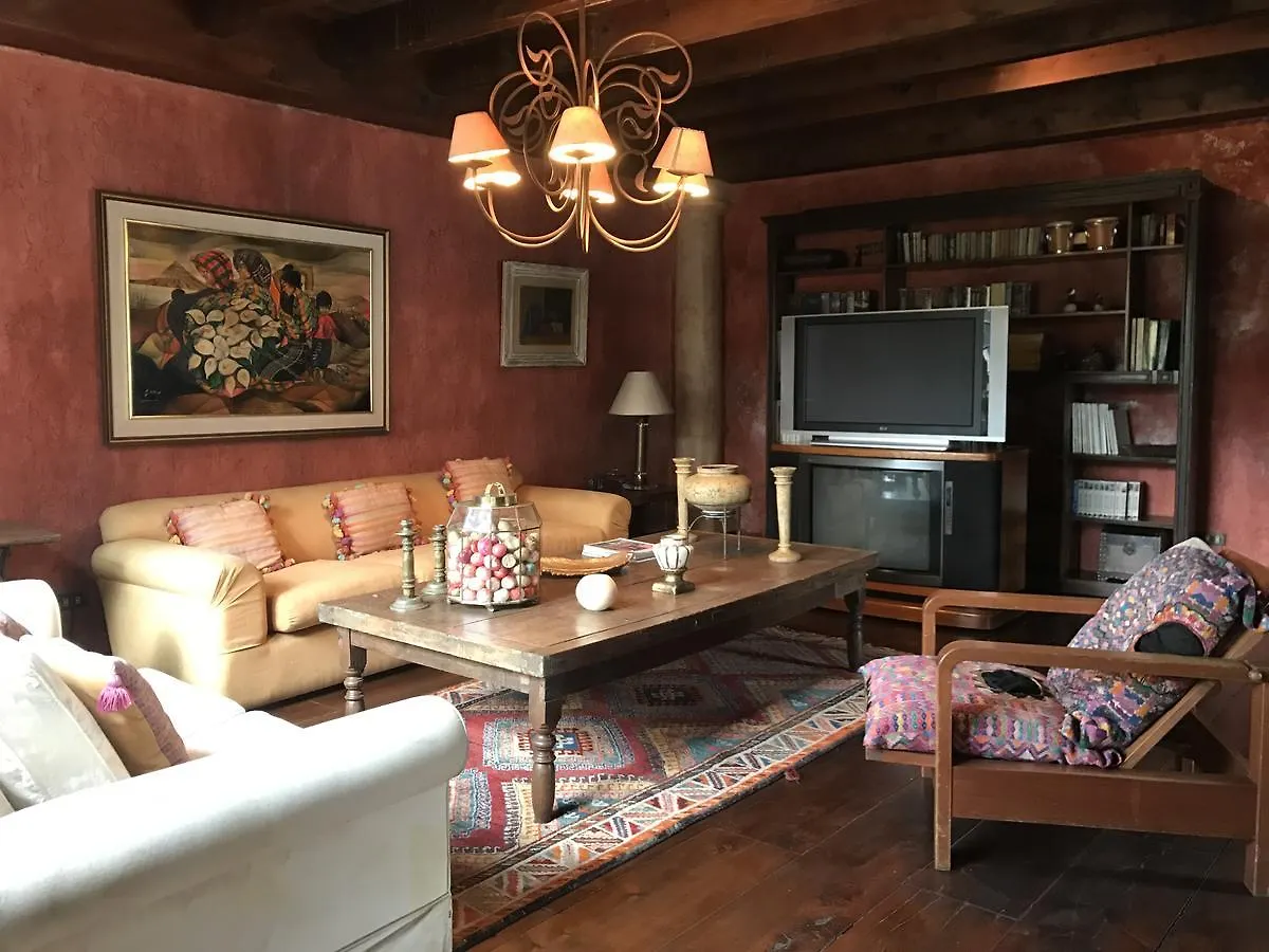 Vakantiehuis Casa Roja Villa Antigua